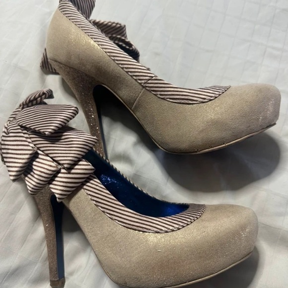 Poetic License Cream and Brown Striped Heels - Picture 3 of 6